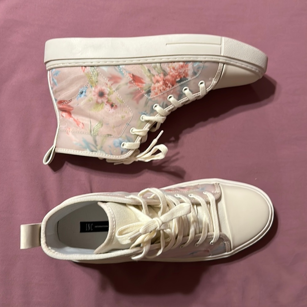 I.N.C International Concepts Men’s Floral Sneakers (new with box)